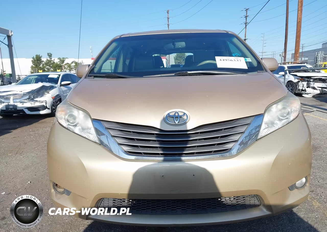 2012 Toyota Sienna Xle V6 8 Passenger VIN:5TDYK3DC2CS225105 - 13