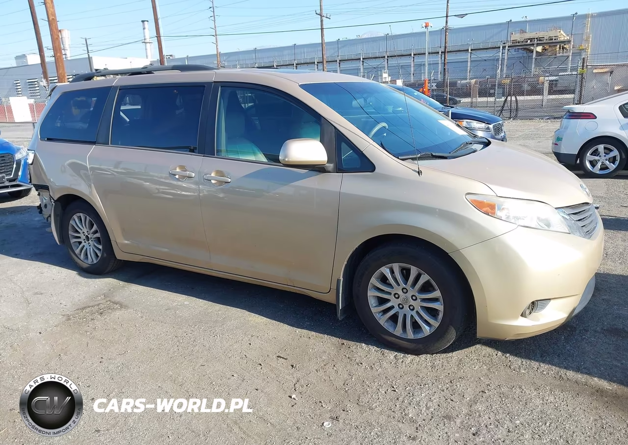 2012 Toyota Sienna Xle V6 8 Passenger VIN:5TDYK3DC2CS225105 - 14