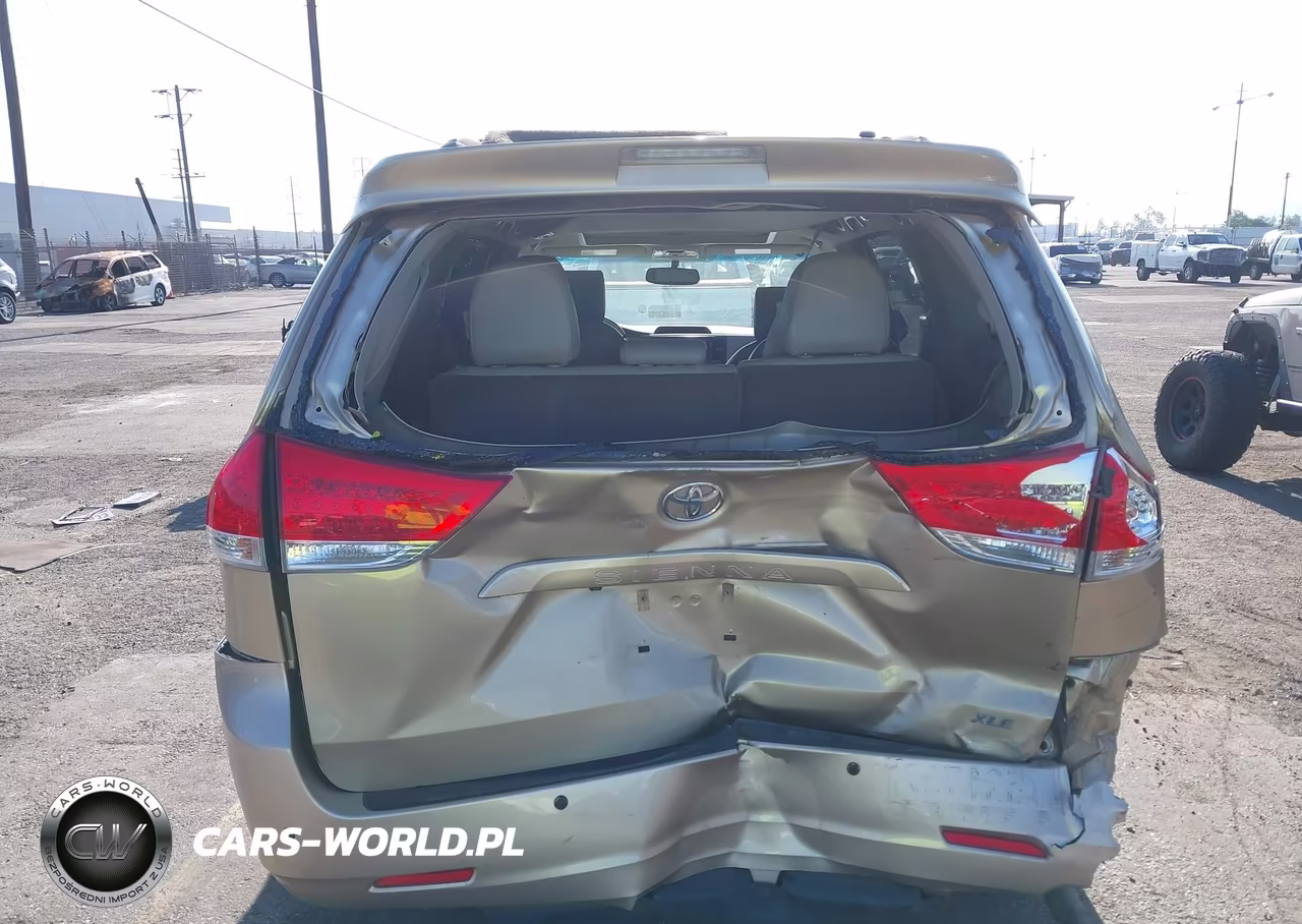 2012 Toyota Sienna Xle V6 8 Passenger VIN:5TDYK3DC2CS225105 - 17