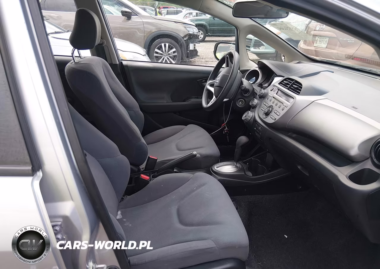 2013 Honda Fit VIN:JHMGE8H31DC054679 - 5