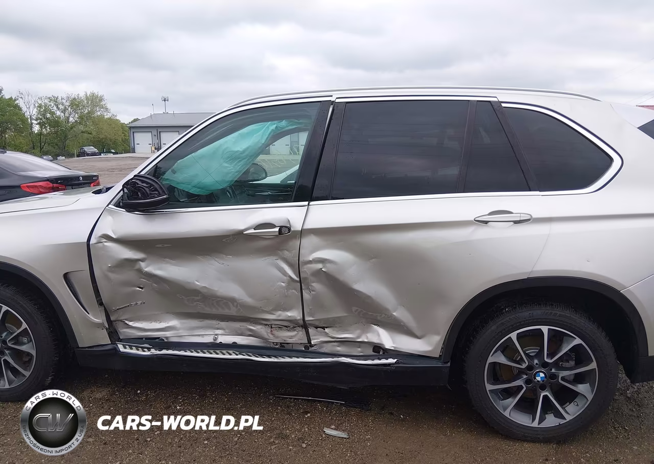 2015 BMW X5 xDrive35I VIN:5UXKR0C57F0K56021 - 14