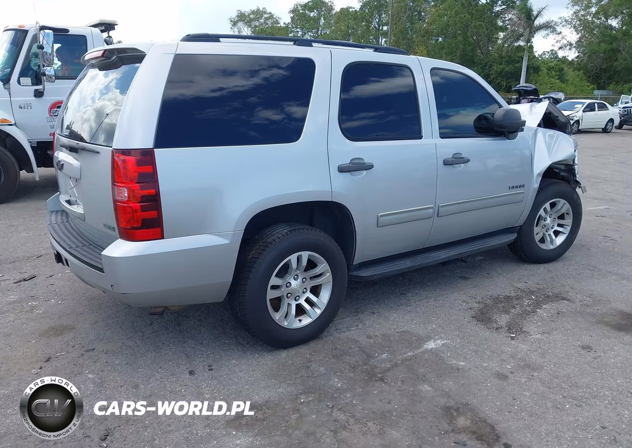2010 Chevrolet Tahoe Ls VIN:1GNUKAE07AR208861 - 4
