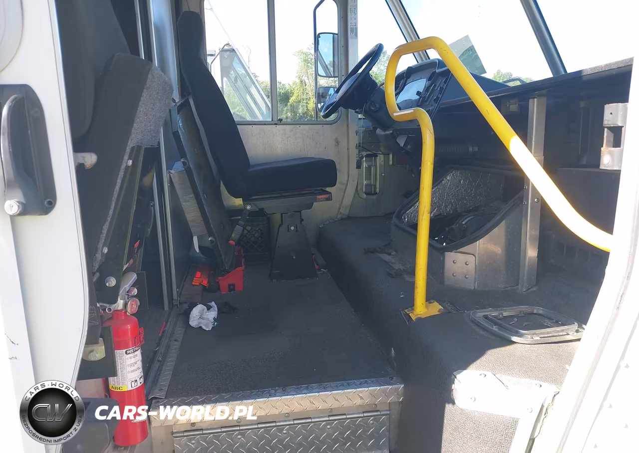 2015 Ford F-59 Commercial Stripped VIN:1F65F5KY5F0A00947 - 7