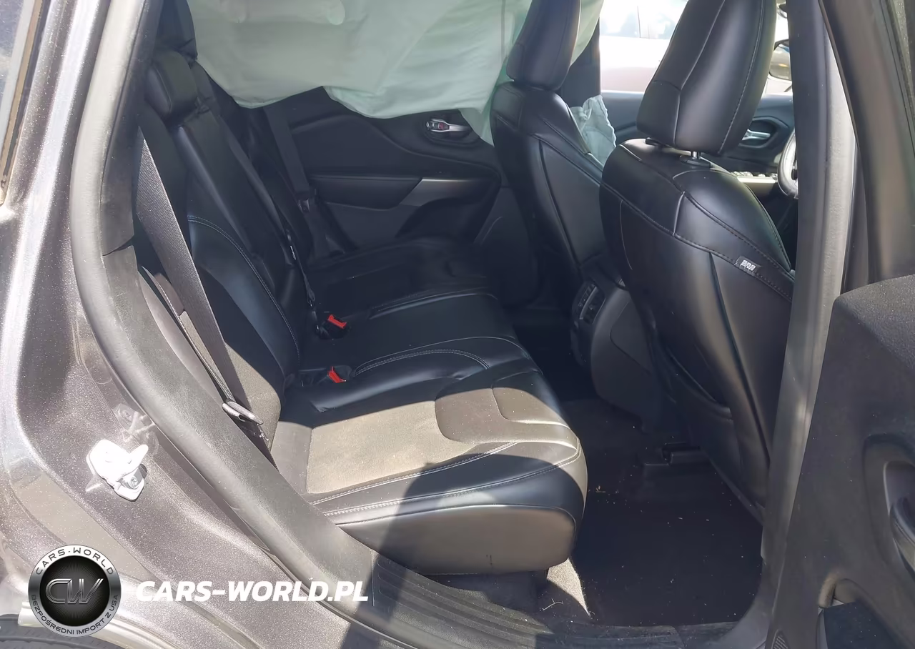 2019 Jeep Cherokee Latitude Plus Fwd VIN:1C4PJLLB7KD470113 - 8