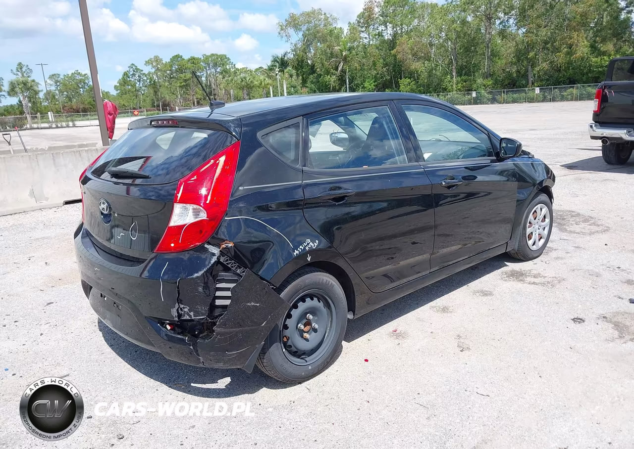 2014 Hyundai Accent Gs VIN:KMHCT5AE6EU183525 - 4