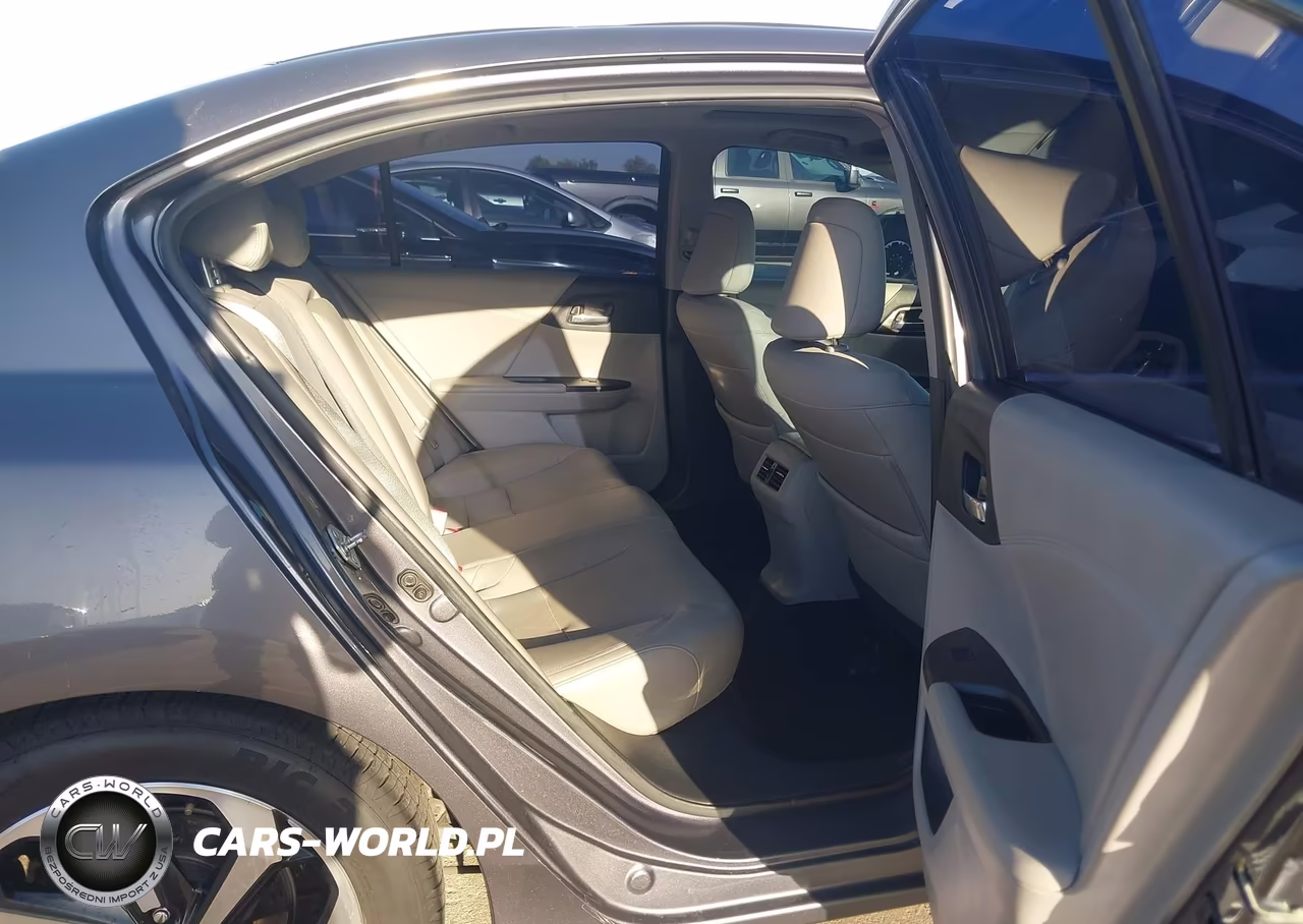2017 Honda Accord Ex-L VIN:1HGCR2F88HA233417 - 8