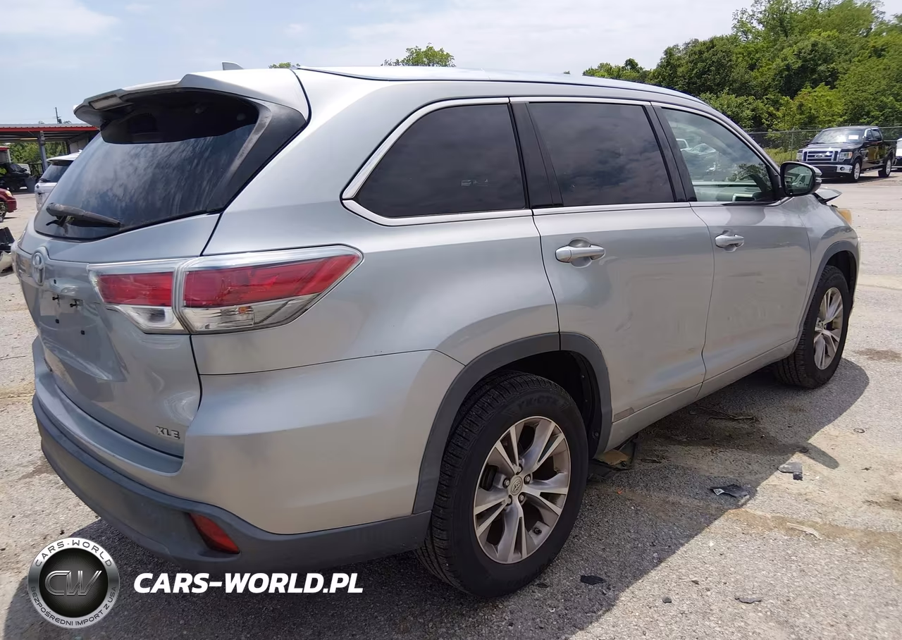 2015 Toyota Highlander Xle V6 VIN:5TDKKRFH0FS087358 - 4