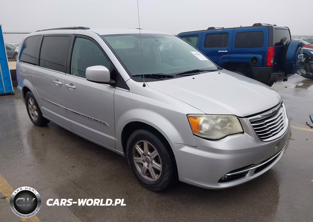 2011 Chrysler Town & Country Touring – zdjęcie 1 z 11