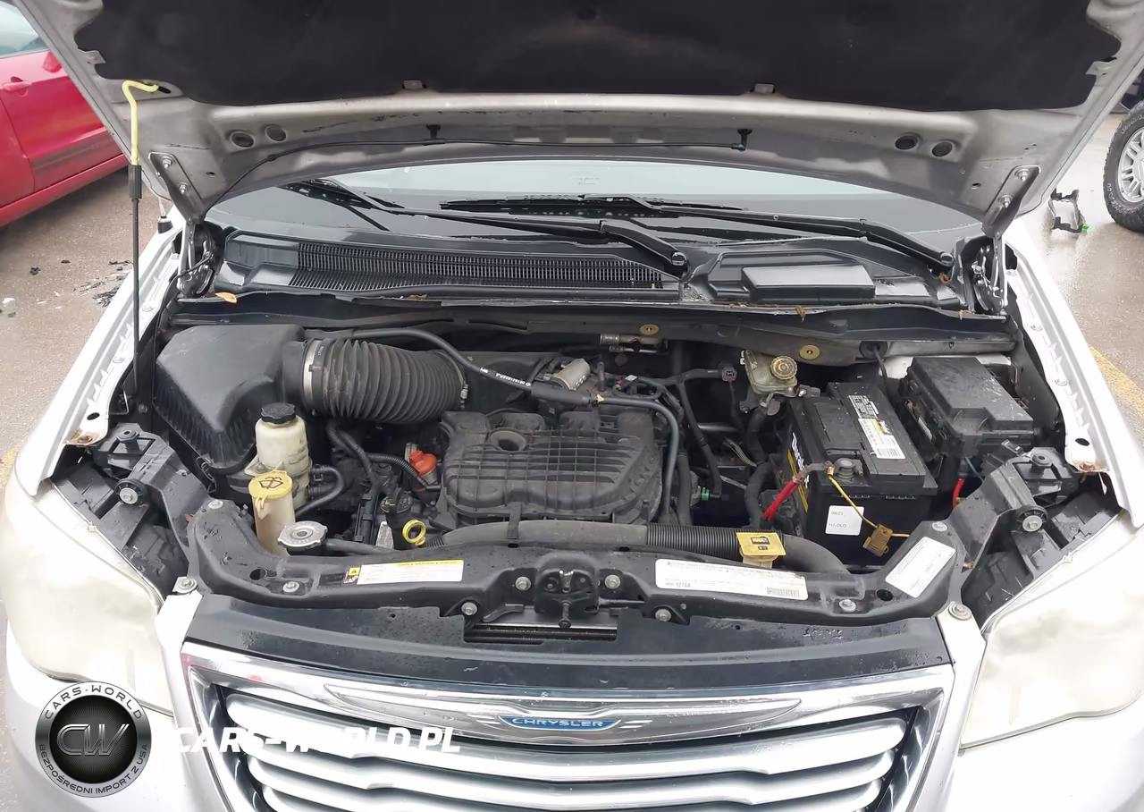 2011 Chrysler Town & Country Touring VIN:2A4RR5DG5BR735433 - 10