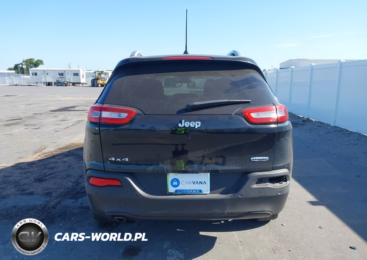 2017 Jeep Cherokee Latitude 4X4 VIN:1C4PJMCB4HW529363 - 16