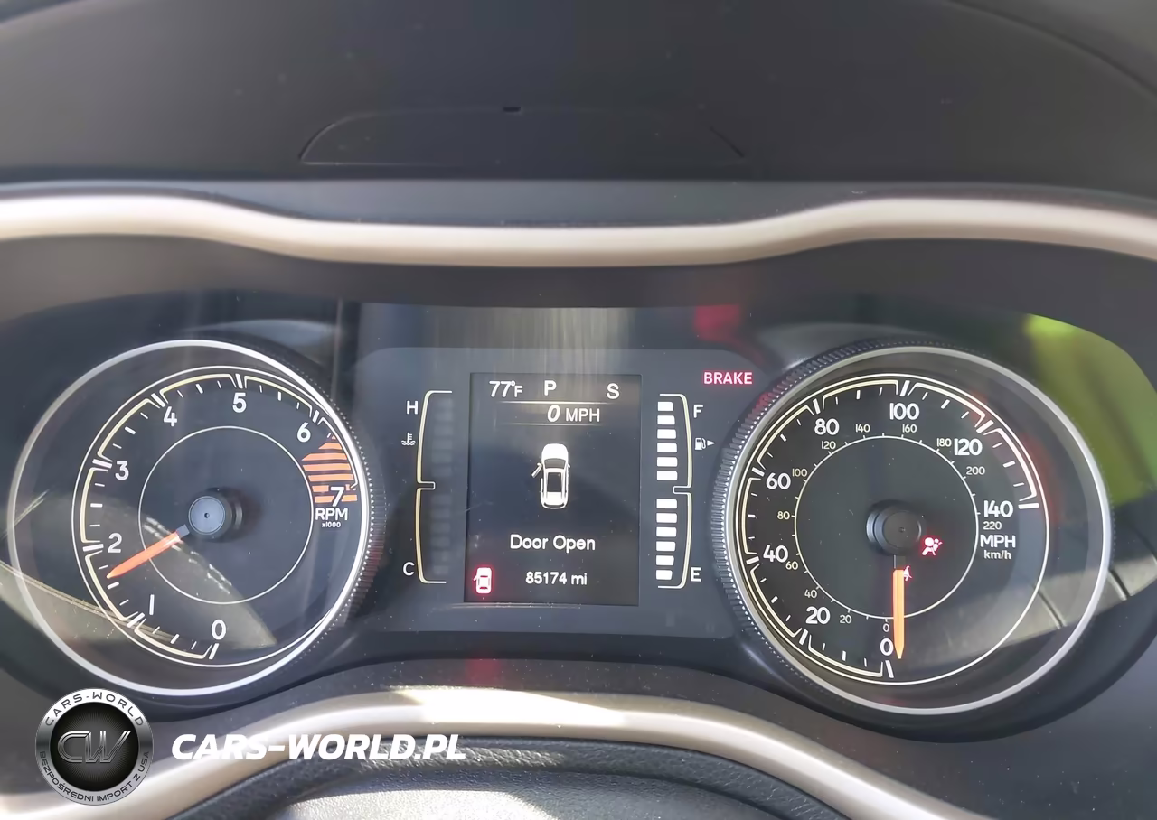 2017 Jeep Cherokee Latitude 4X4 VIN:1C4PJMCB4HW529363 - 7