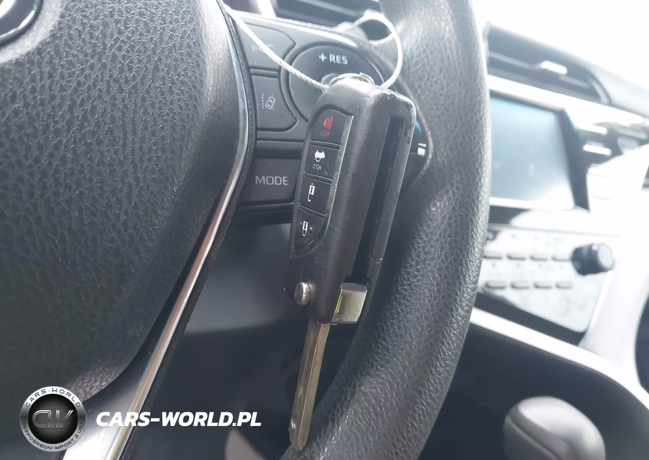 2018 Toyota Camry Le VIN:4T1B11HK3JU554219 - 11