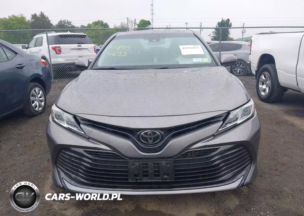 2018 Toyota Camry Le VIN:4T1B11HK3JU554219 - 12