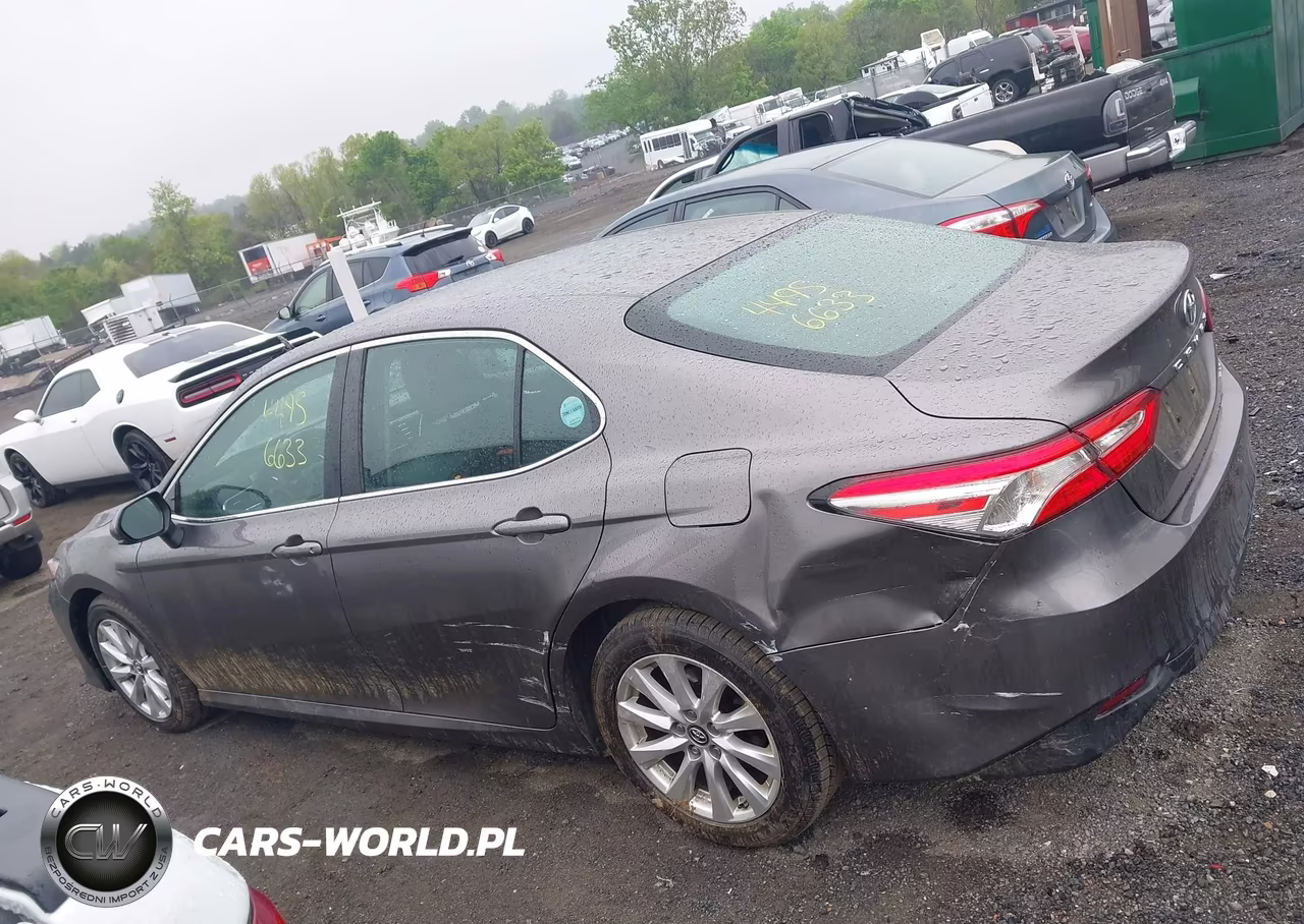 2018 Toyota Camry Le VIN:4T1B11HK3JU554219 - 14