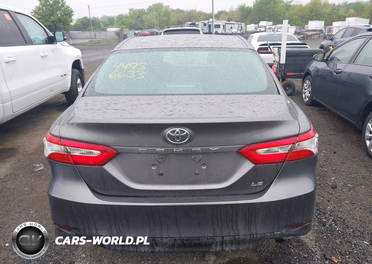 2018 Toyota Camry Le VIN:4T1B11HK3JU554219 - 16