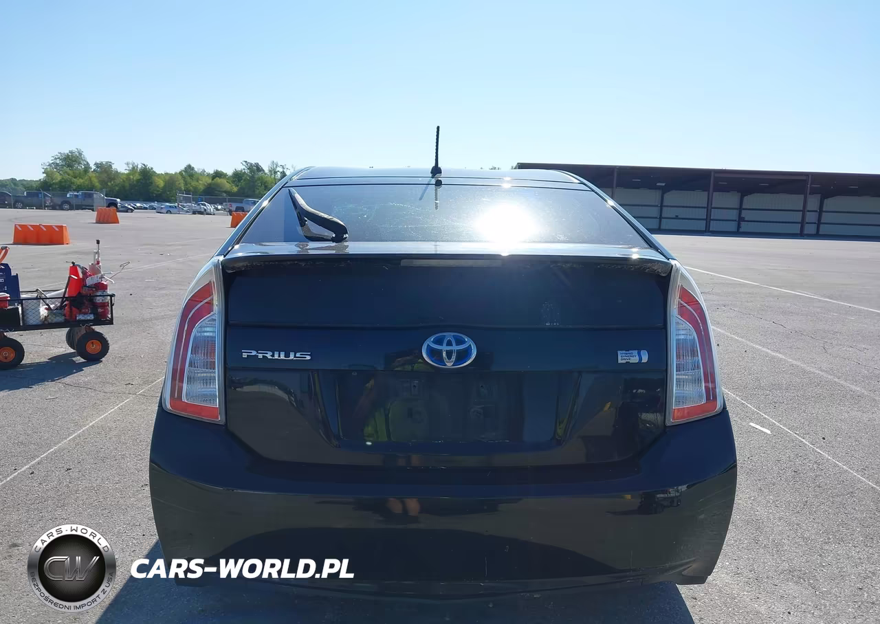2015 Toyota Prius Two VIN:JTDKN3DU2F0464666 - 16
