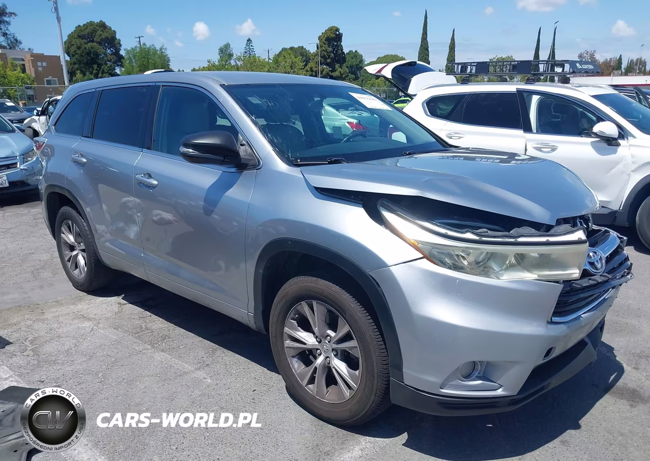 2014 Toyota Highlander Le Plus V6 – zdjęcie 1 z 16