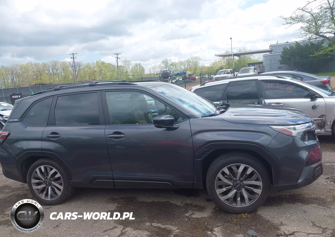 2025 Subaru Forester Touring VIN:JF2SLDTC6SH562553 - 13