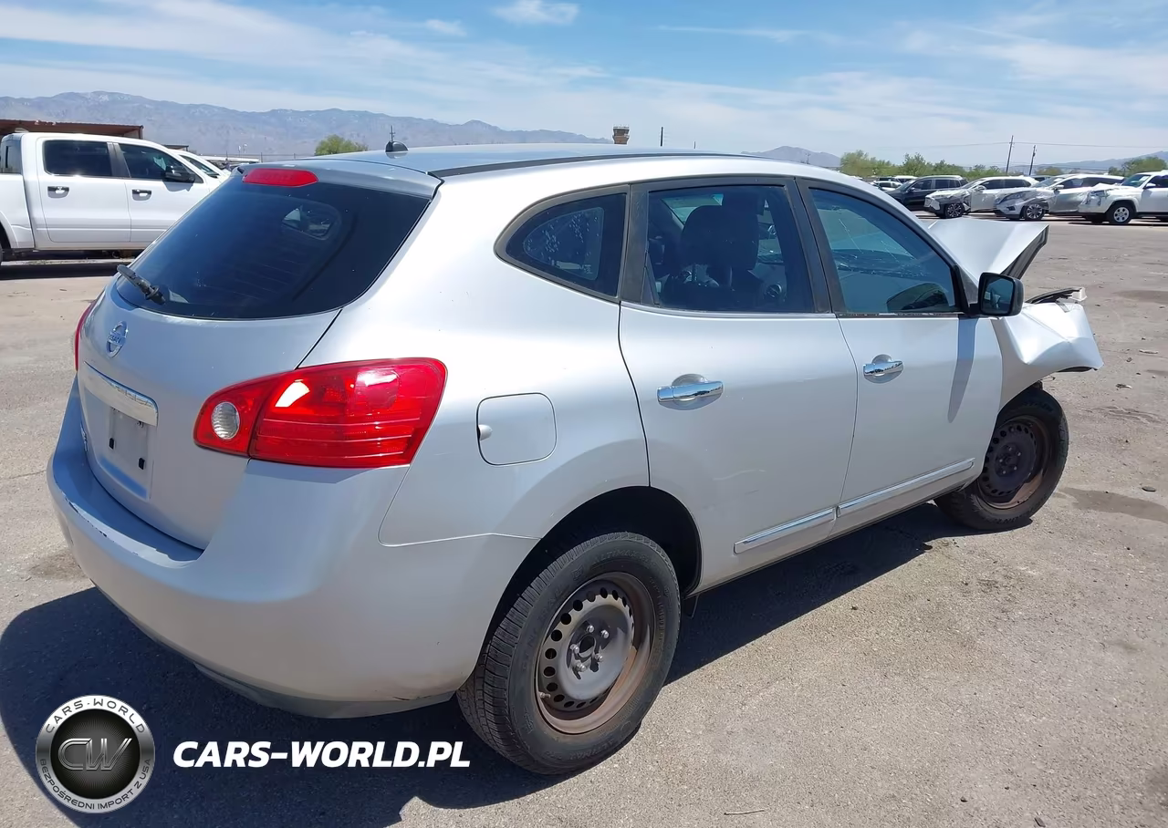 2015 Nissan Rogue Select S VIN:JN8AS5MT1FW670991 - 4