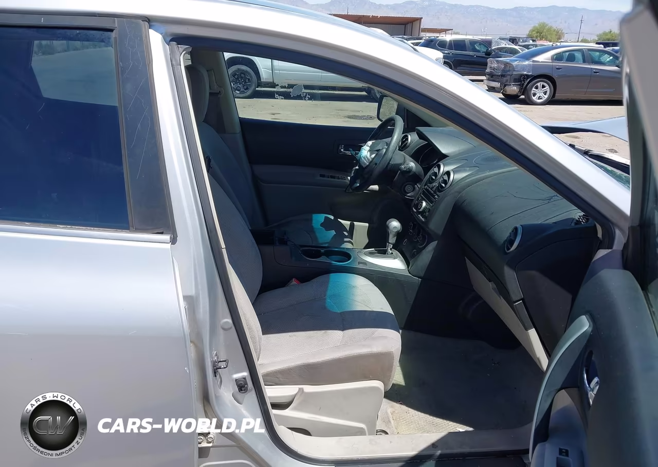 2015 Nissan Rogue Select S VIN:JN8AS5MT1FW670991 - 5