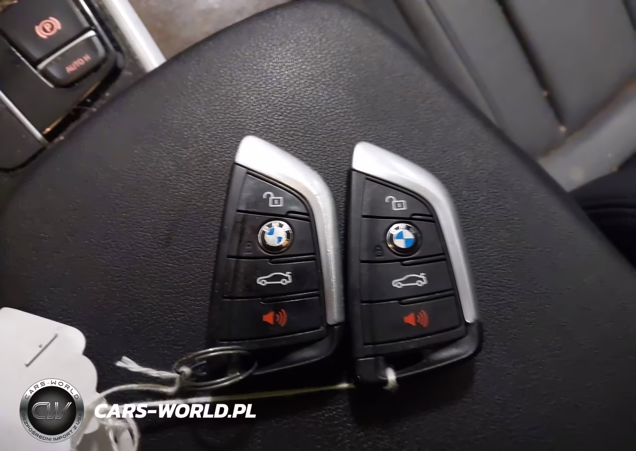 2018 BMW X3 xDrive30I VIN:5UXTR9C59JLD65440 - 11
