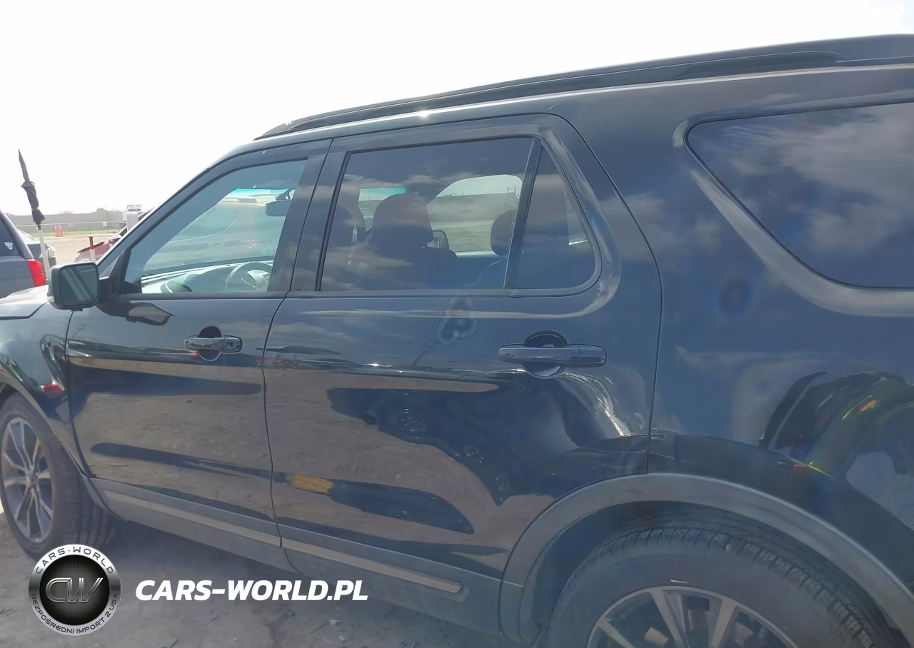 2017 Ford Explorer Xlt VIN:1FM5K7D82HGA87987 - 14