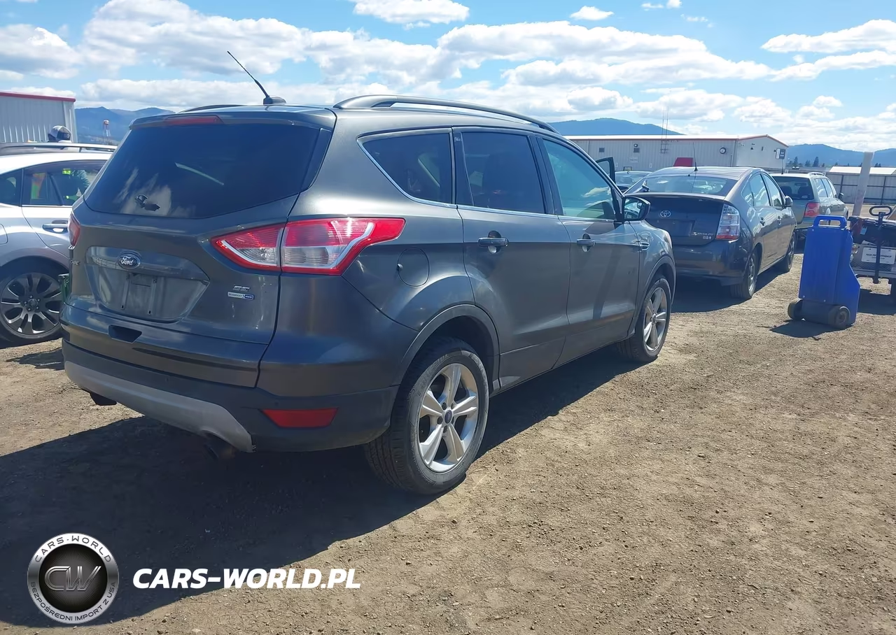 2015 Ford Escape Se VIN:1FMCU9G95FUB82382 - 4