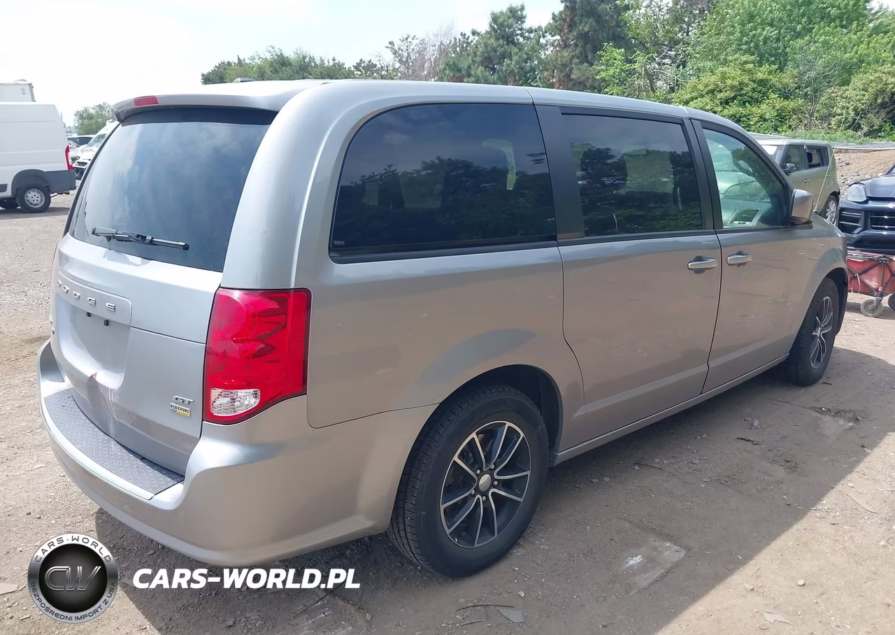 2018 Dodge Grand Caravan Gt VIN:2C4RDGEG4JR238144 - 4
