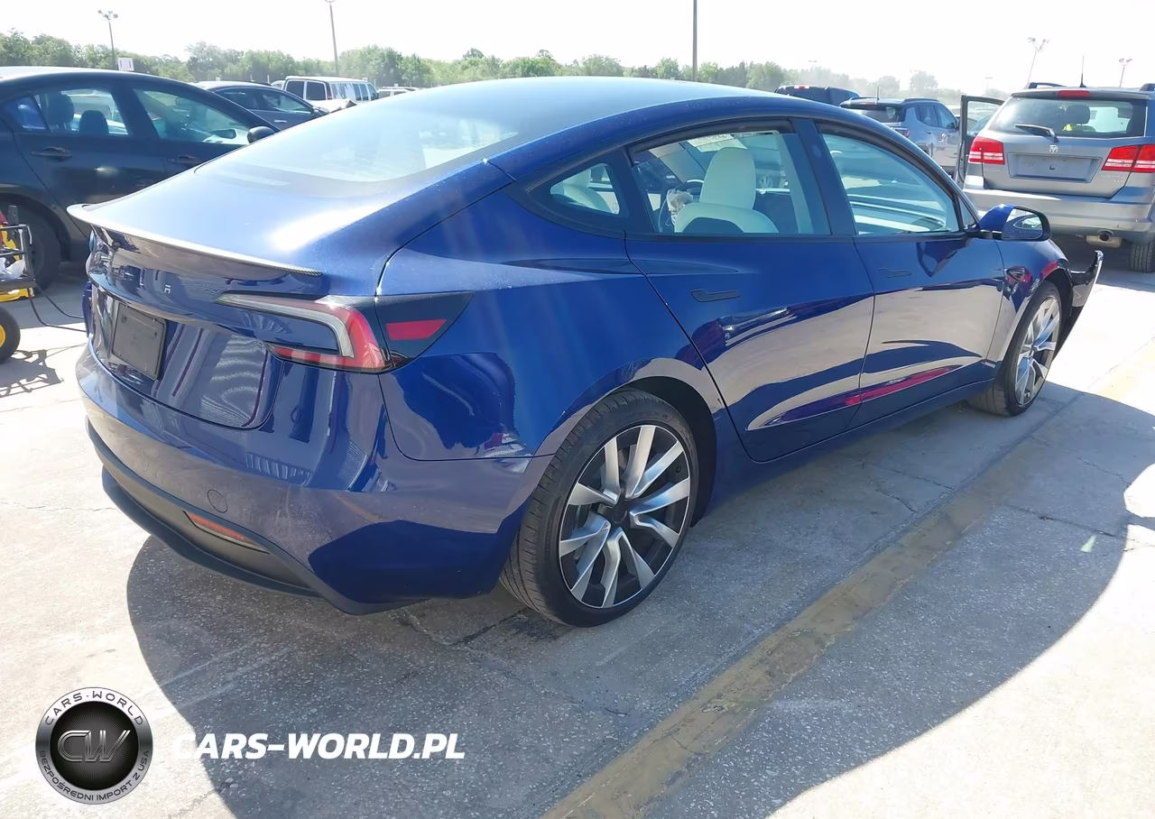 2025 Tesla Model 3 Long Range Rear-Wheel Drive-Standard Rear-Wheel Drive VIN:5YJ3E1EA4SF013554 - 4