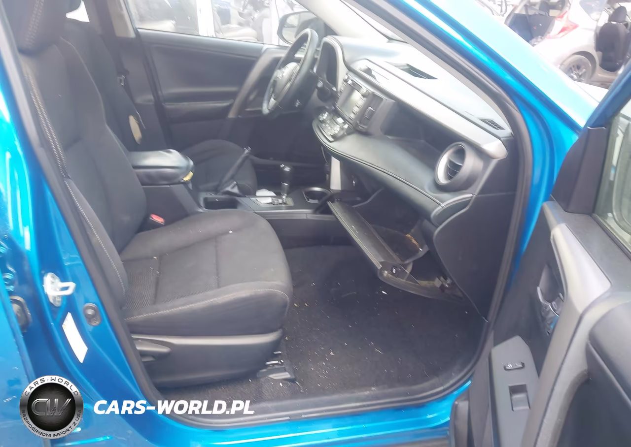 2018 Toyota Rav4 Xle VIN:2T3WFREV7JW447763 - 5