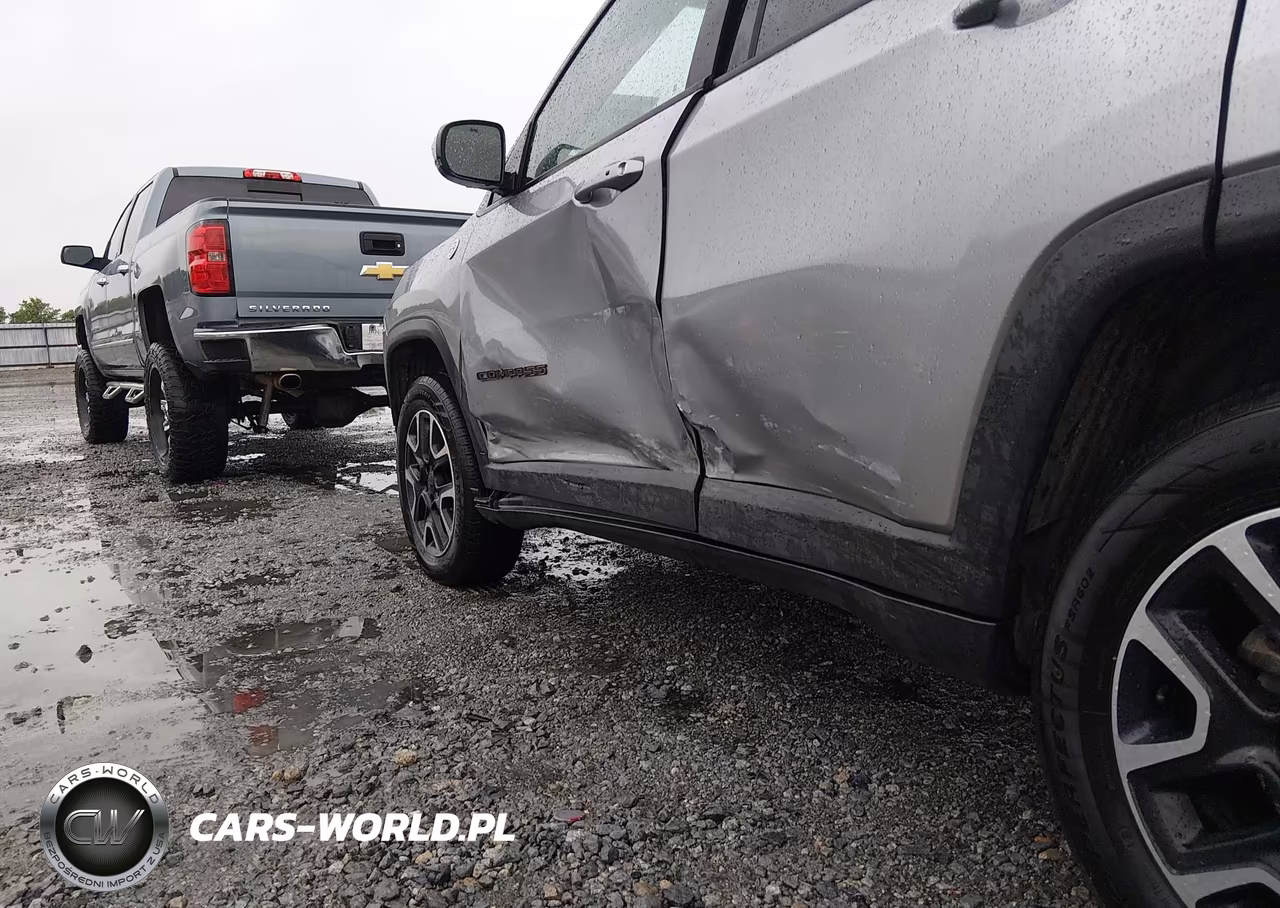 2019 Jeep Compass Trailhawk 4X4 VIN:3C4NJDDB9KT733224 - 18