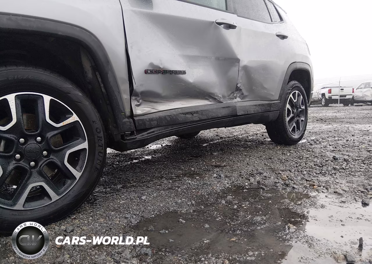 2019 Jeep Compass Trailhawk 4X4 VIN:3C4NJDDB9KT733224 - 6