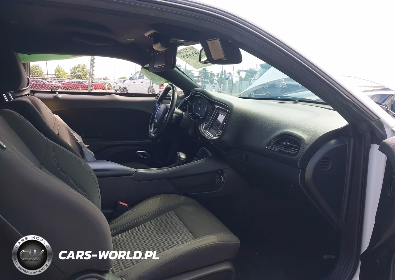 2019 Dodge Challenger Sxt VIN:2C3CDZAG9KH687760 - 5