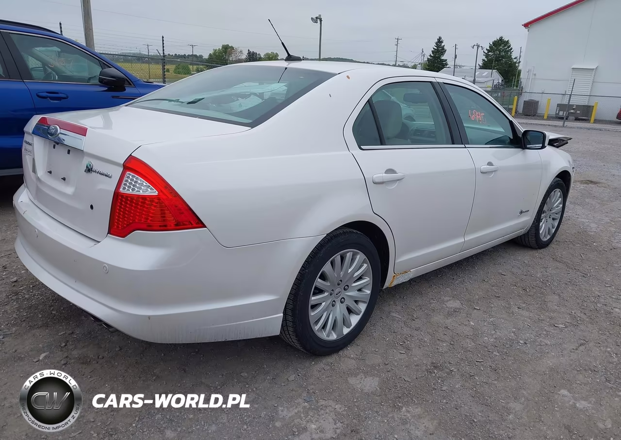 2010 Ford Fusion Hybrid VIN:3FADP0L38AR375659 - 4