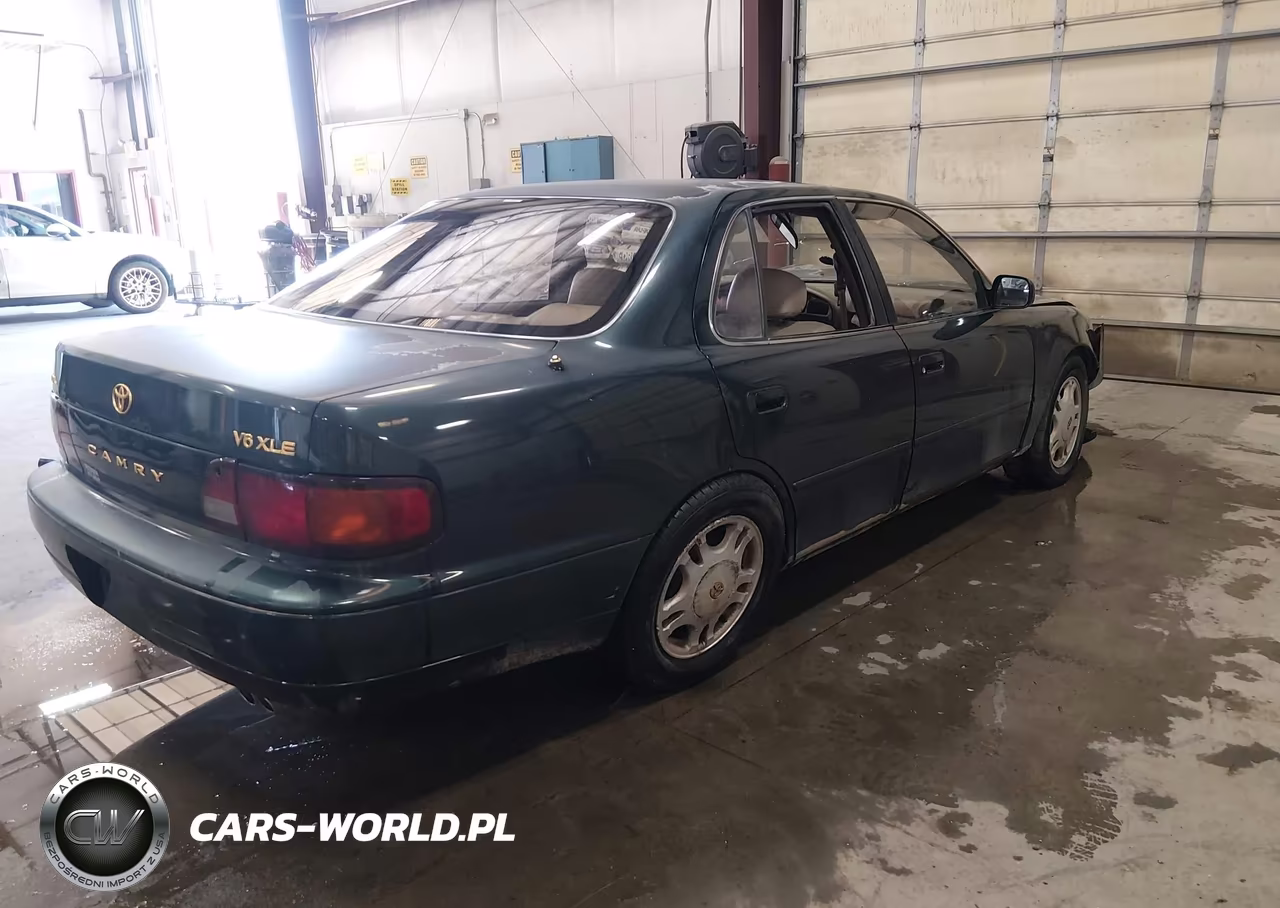 1995 Toyota Camry Xle VIN:JT2GK13E5S0099769 - 4