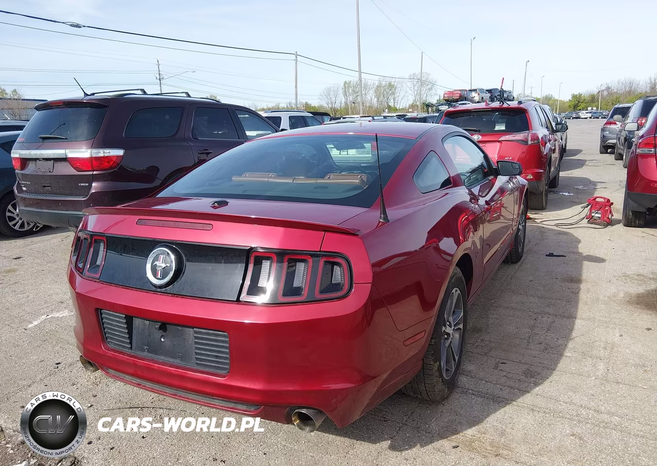 2014 Ford Mustang V6 Premium VIN:1ZVBP8AMXE5269182 - 4