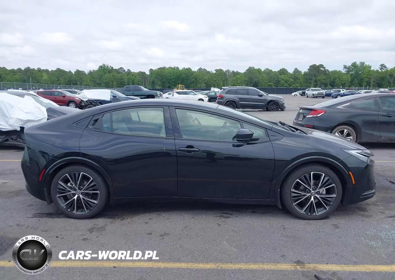 2024 Toyota Prius Xle VIN:JTDACAAU3R3043388 - 13