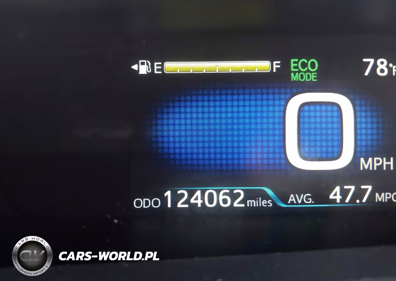 2017 Toyota Prius Two VIN:JTDKBRFUXH3042557 - 15