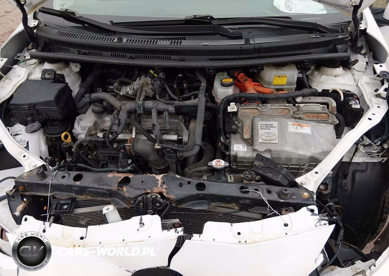 2018 Toyota Prius C Four VIN:JTDKDTB35J1600272 - 10