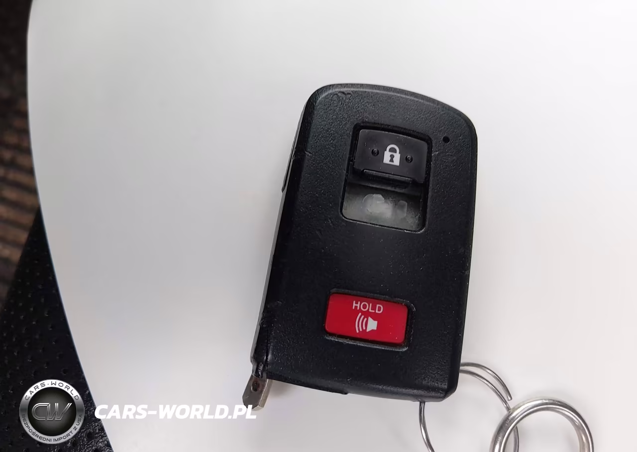 2018 Toyota Prius C Four VIN:JTDKDTB35J1600272 - 11