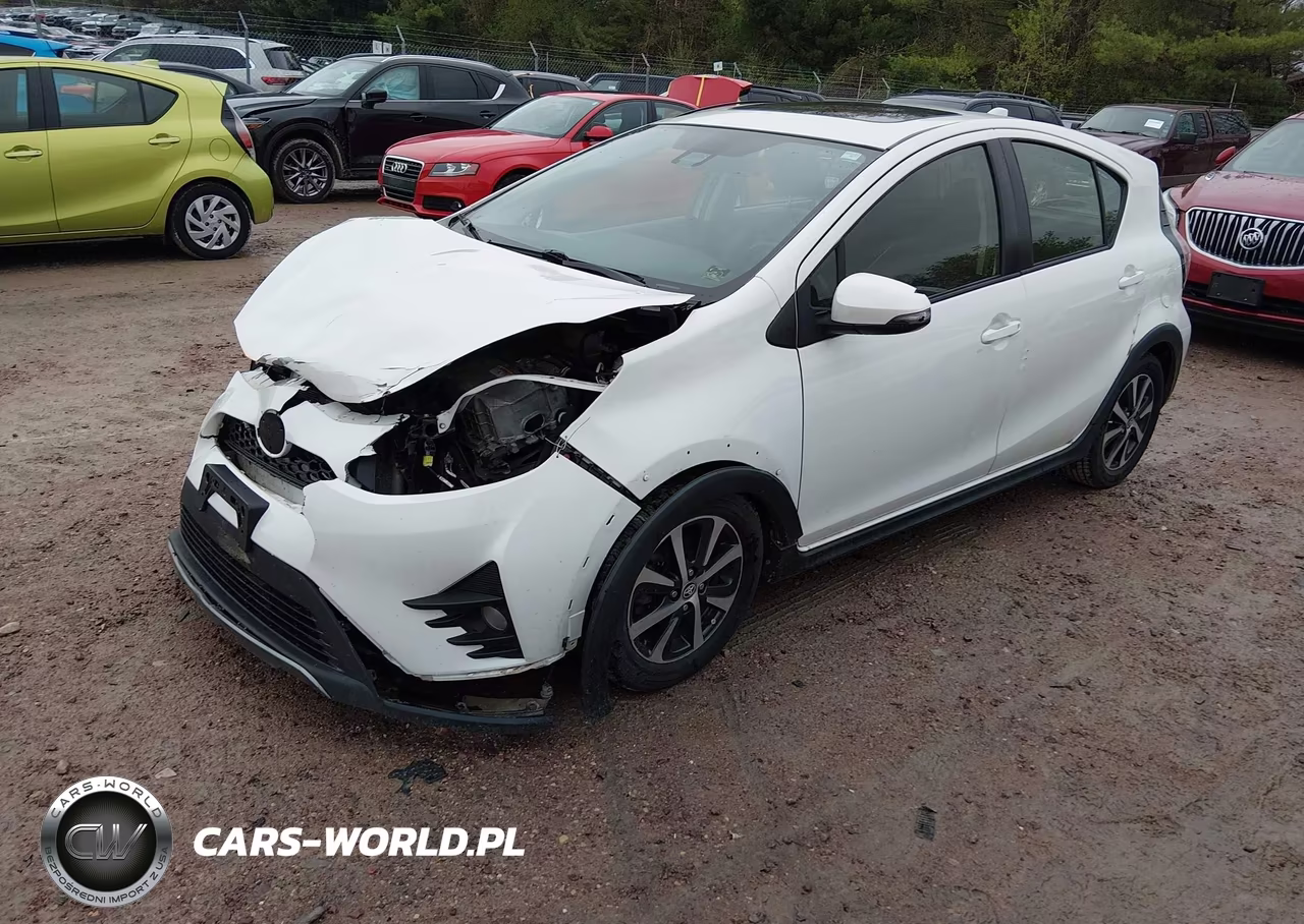 2018 Toyota Prius C Four VIN:JTDKDTB35J1600272 - 2