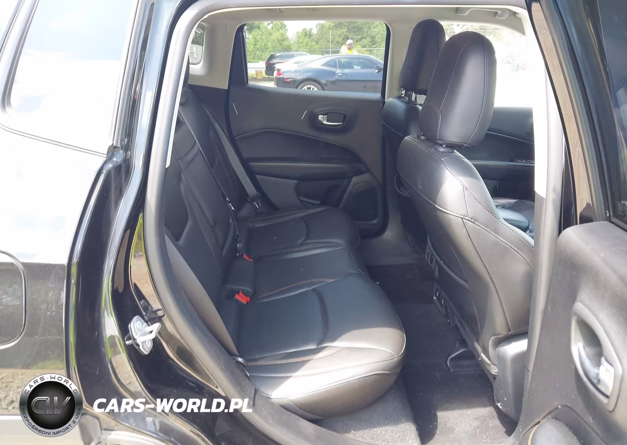 2018 Jeep Compass Limited 4X4 VIN:3C4NJDCB6JT333833 - 8