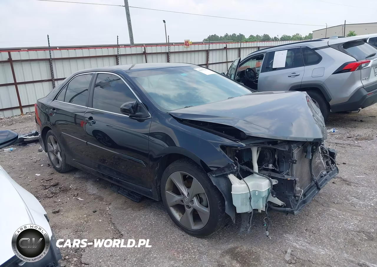 2014 Toyota Camry Se Sport VIN:4T1BF1FK1EU728069 - 13