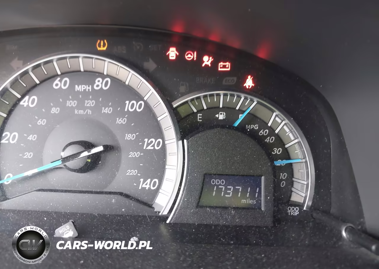 2014 Toyota Camry Se Sport VIN:4T1BF1FK1EU728069 - 15