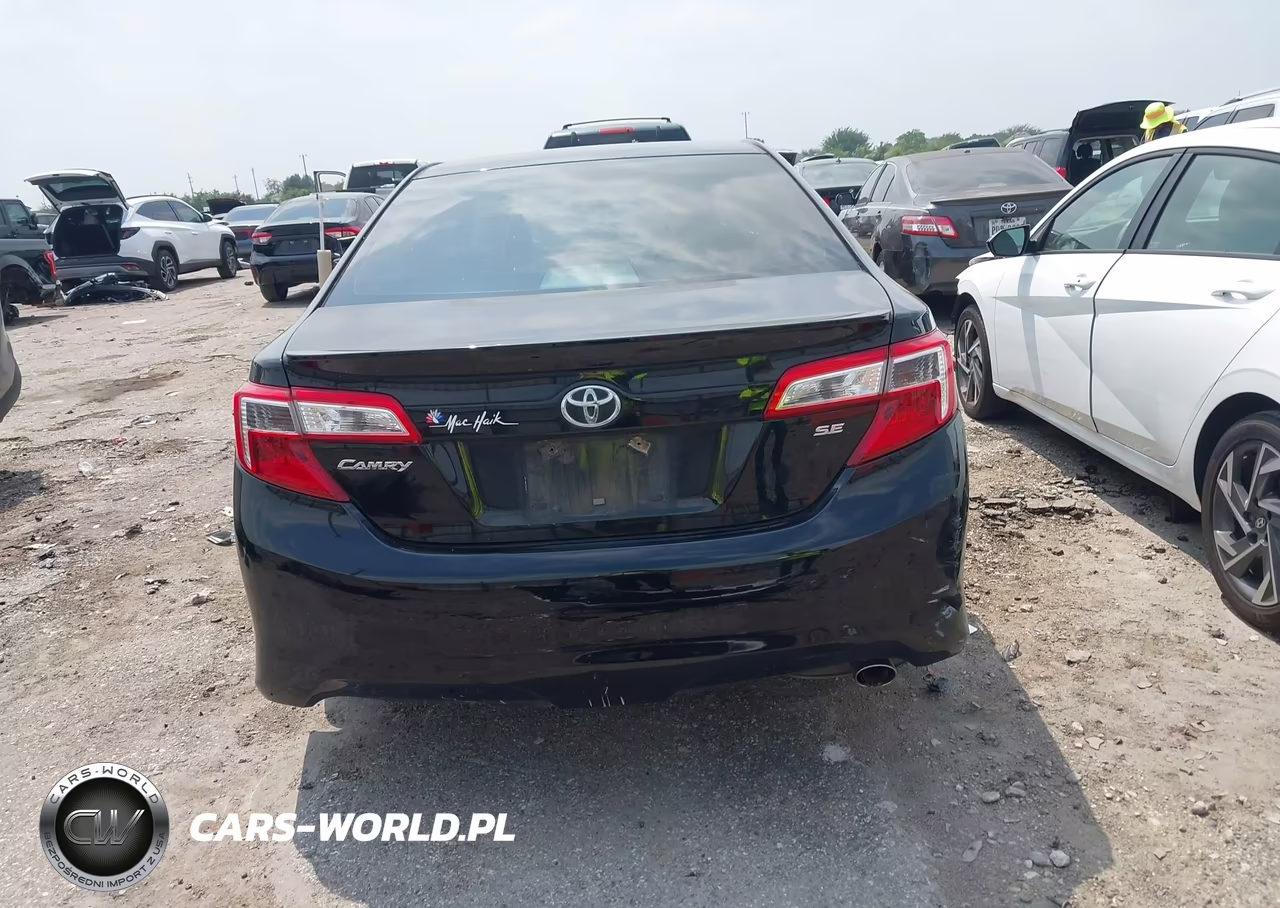 2014 Toyota Camry Se Sport VIN:4T1BF1FK1EU728069 - 16