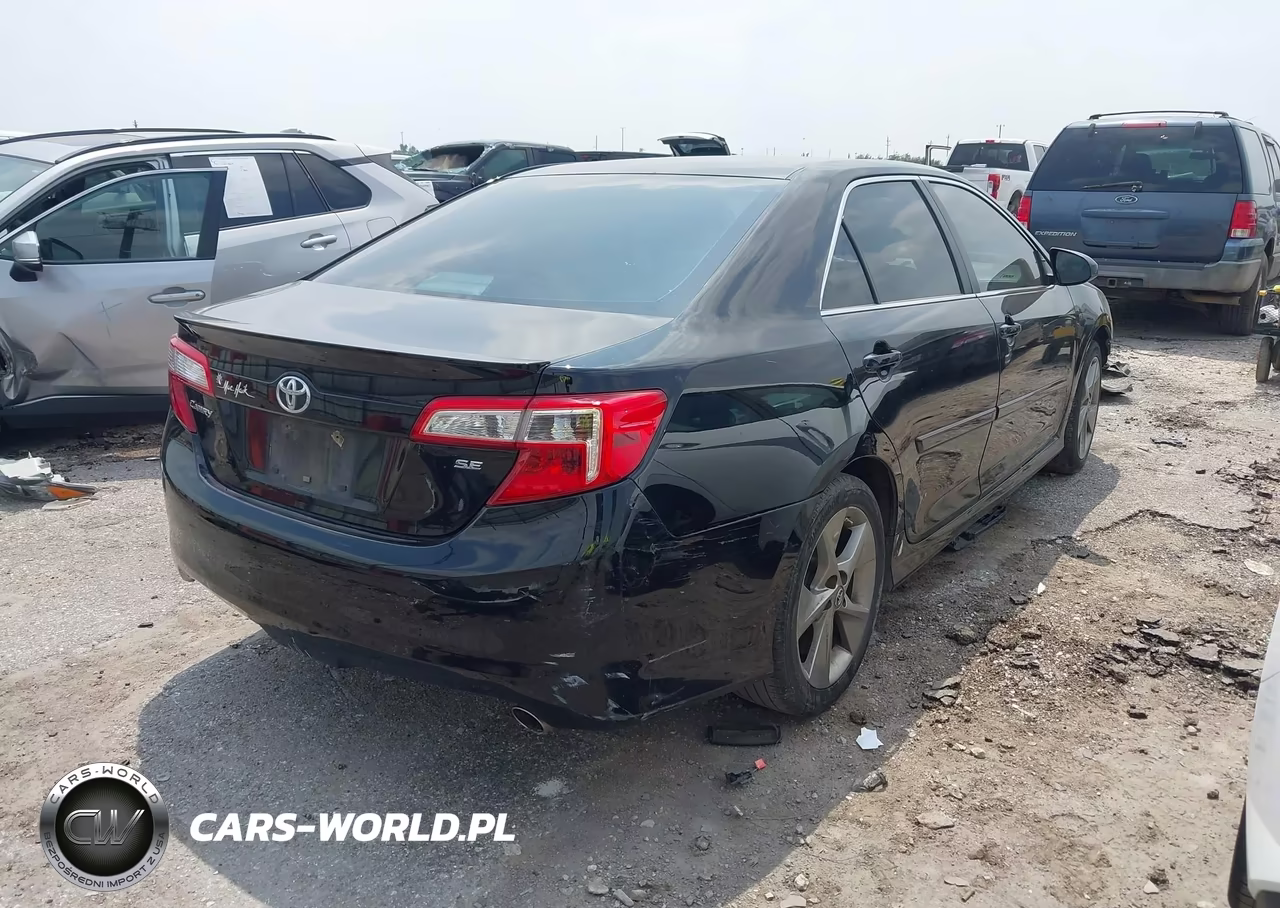 2014 Toyota Camry Se Sport VIN:4T1BF1FK1EU728069 - 4