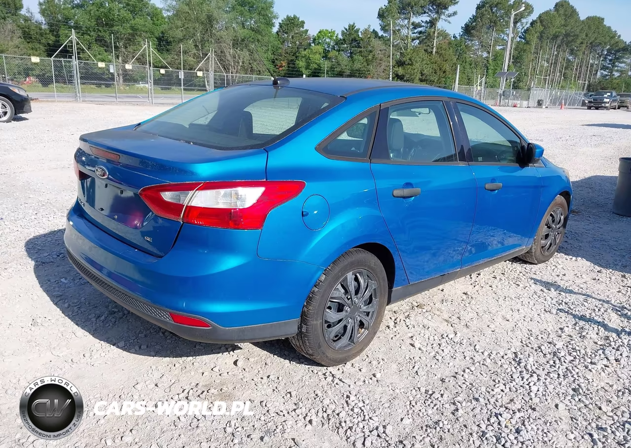2012 Ford Focus Se VIN:1FAHP3F29CL236180 - 4