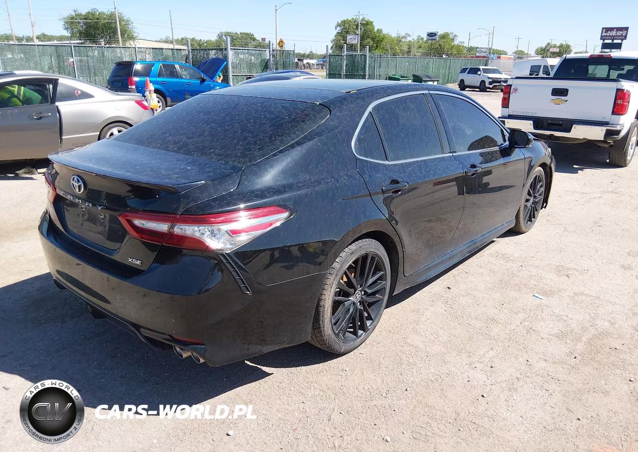 2018 Toyota Camry Xse VIN:4T1B61HK2JU078403 - 4