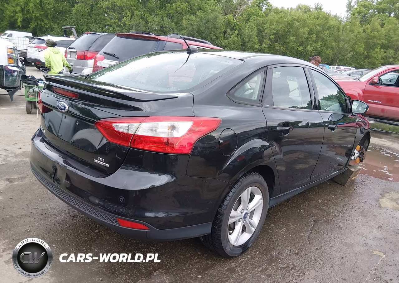 2013 Ford Focus Se VIN:1FADP3F26DL244172 - 4
