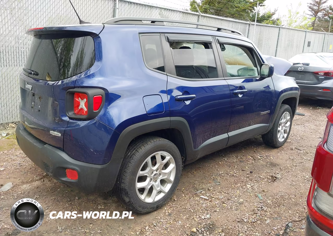 2017 Jeep Renegade Latitude 4X4 VIN:ZACCJBBB0HPG39666 - 4